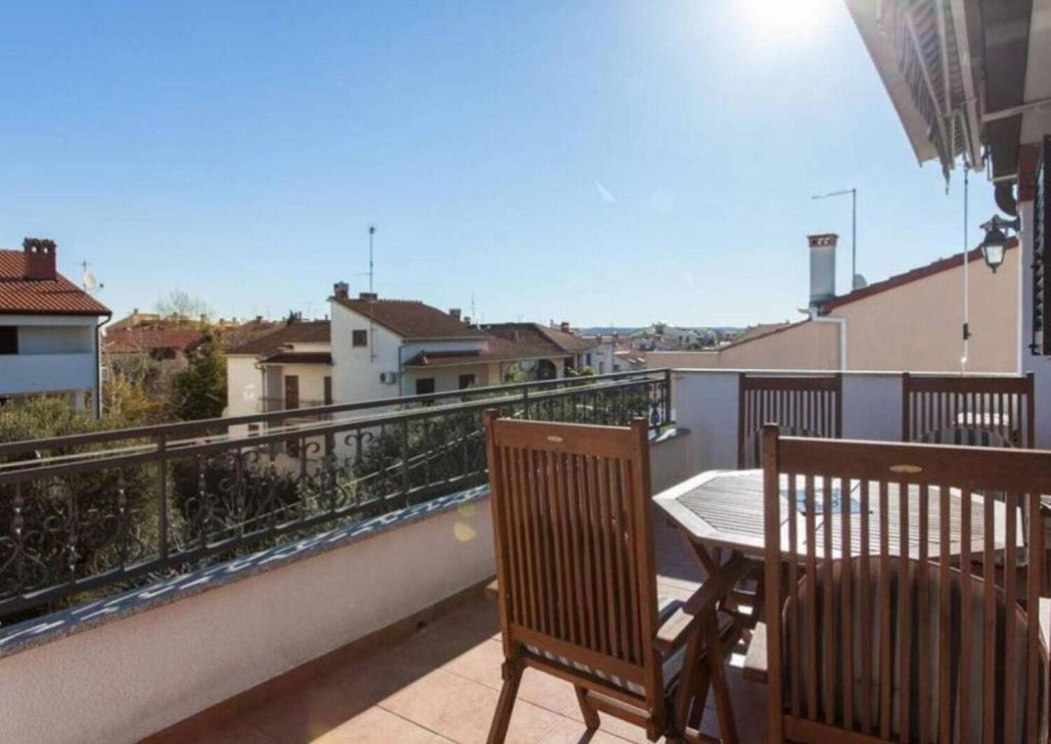 Apartment Berto - 500m To The
